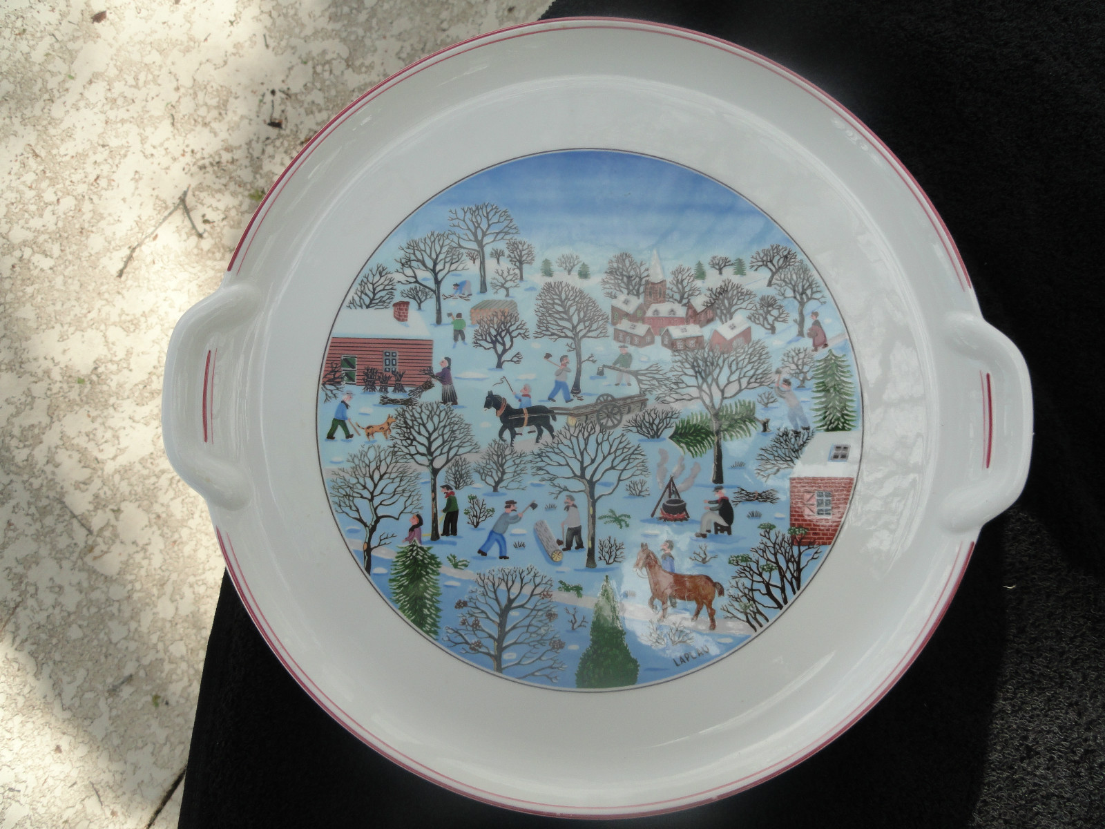 Villeroy & Boch Naif Christmas Village Snow Scene White Handled Cake