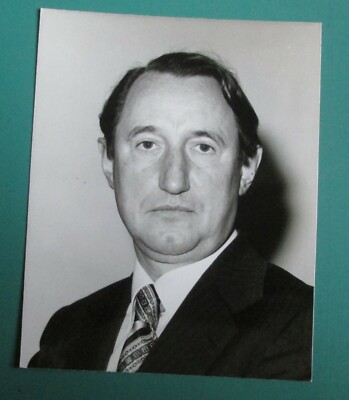 Vintage Press Photograph John Mason British Diplomat Ambassador To Israel 1976