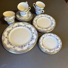 Minton Avonlea Bone China England 1975 Service For 5 Royal Doulton 5 Sets