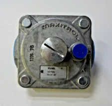 NEW Maxitrol RV48L Pressure Regulator Natural Gas 3/4" NPT 1/2" PSIG 3"-6"