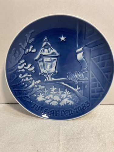 1983 Bing & Grondahl B&G Christmas The Old Town Jule After Christmas Plate 2141 - Picture 2 of 6