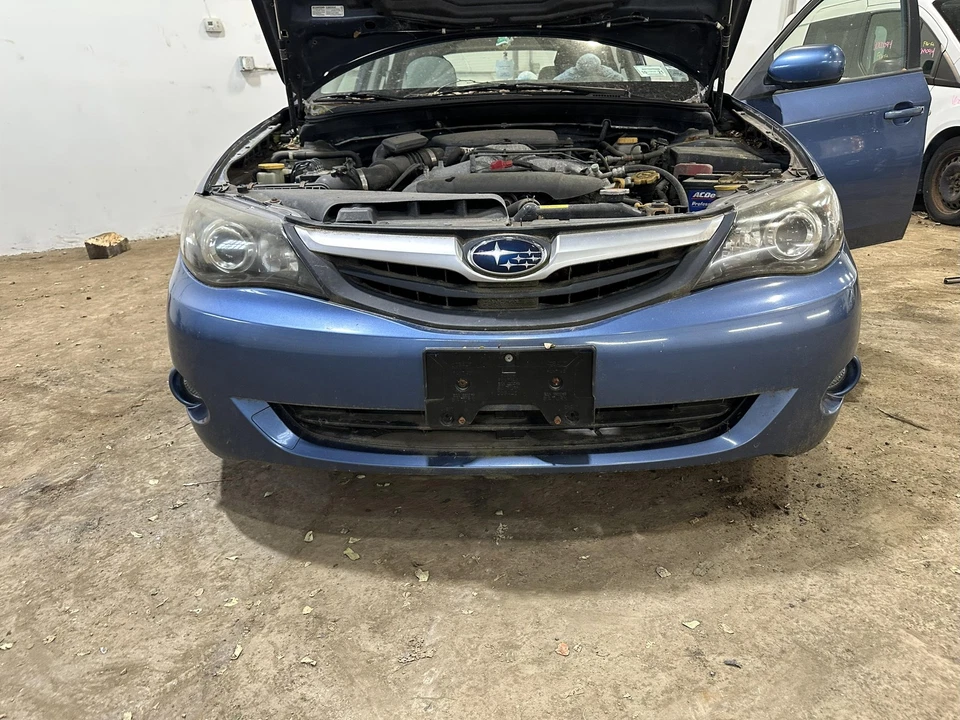 Used Front Bumper Assembly Front fits: 2010 Subaru Impreza exc. STi w/o ground e Foto 3 de 4