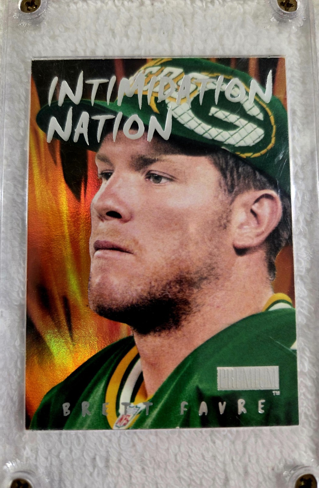Brett Favre 1998 Skybox Premium - Intimidation Nation Favre #4 RARE INSERT
