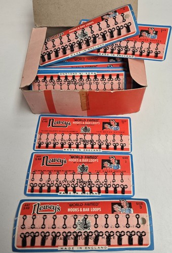 Neweys World Famed Hooks & Loops Black Sizes 1,2 & 3 Made in England Box of 300