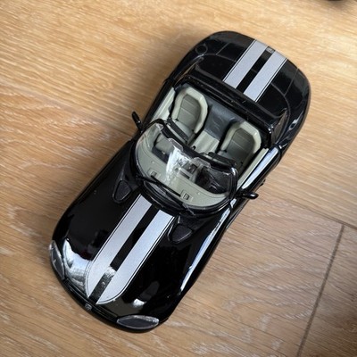 Bburago Viper Dodge RT10 Modellauto 1:24 schwarz / silberne Streifen