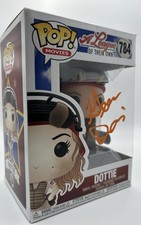 GEENA DAVIS SIGNED DOTTIE A LEAGUE OF THEIR OWN FUNKO POP RARE - BECKETT COA