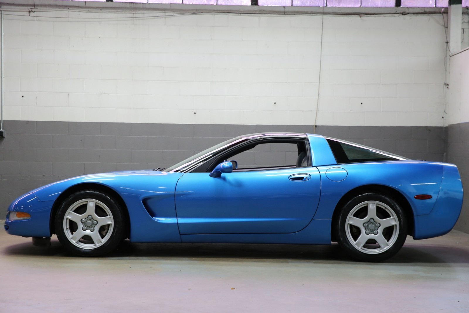 1997 Blue Chevrolet Corvette   | C5 Corvette Photo 2