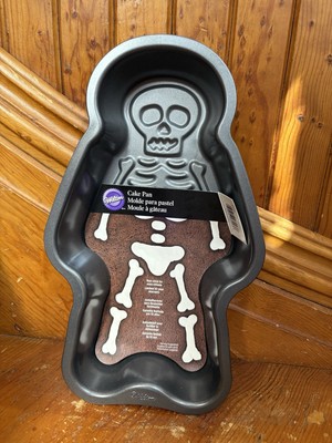 Wilton Skeleton Bones Cake Pan Mold Aluminum Non-stick Halloween Party 13 Inch