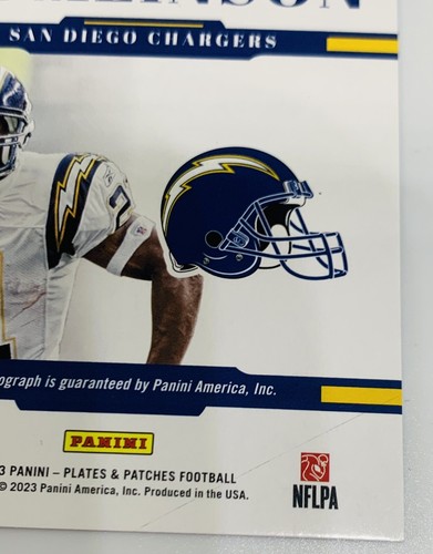 2023 Piastre e Patch LaDainian Tomlinson Auto/10 Caricabatterie SD Los Angeles ROSSO - Foto 4 di 4