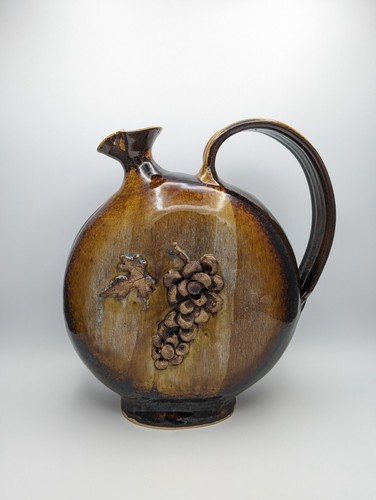✨ Suzanne Studio Art Pottery Wine Decanter Pitcher 3d Grapes Leaf Signed