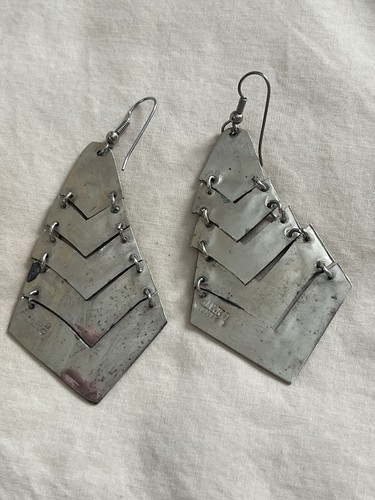 Pendientes con incrustación de abulón rojo/plateado de alpaca México - Imagen 3 de 5