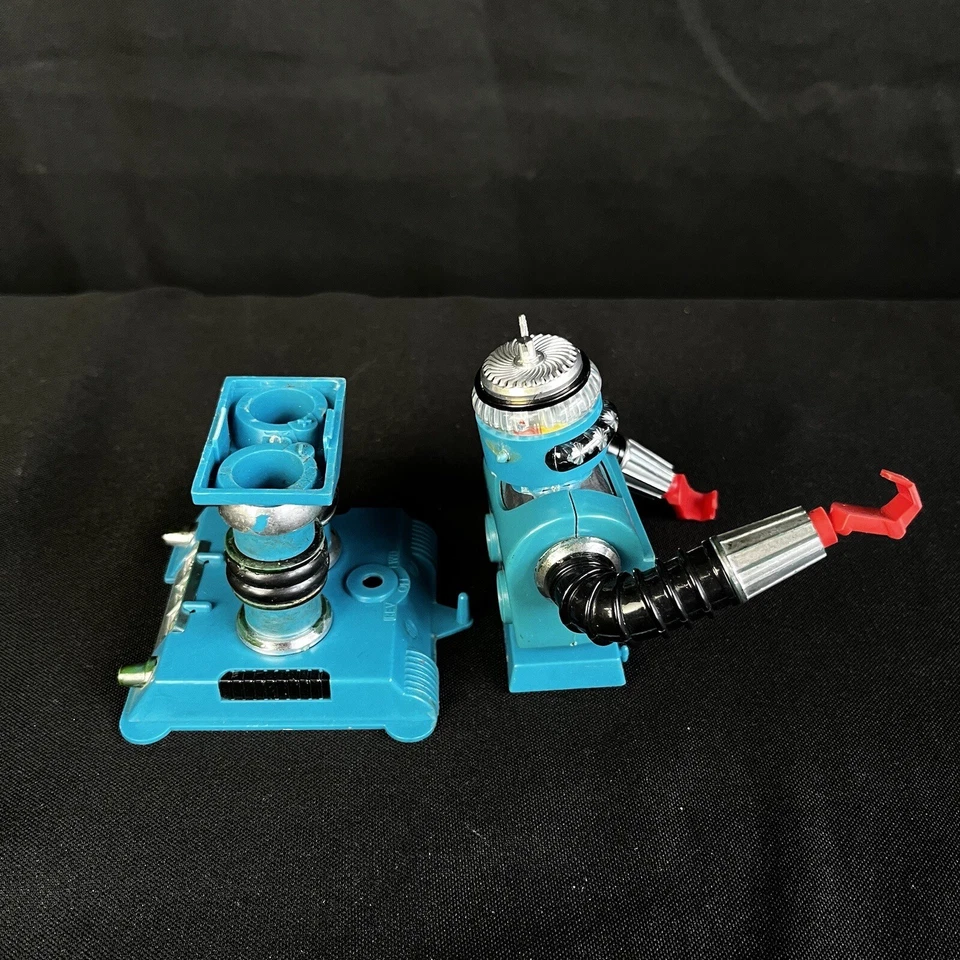 Vintage 1968 Ideal Toys Robot Zeroids Zerak Plastic Toy Parts Untested Space  - Image 3 of 4