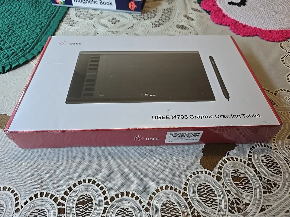 UGEE M708 Graphic Drawing Tablet Brand New - Image 2 of 4