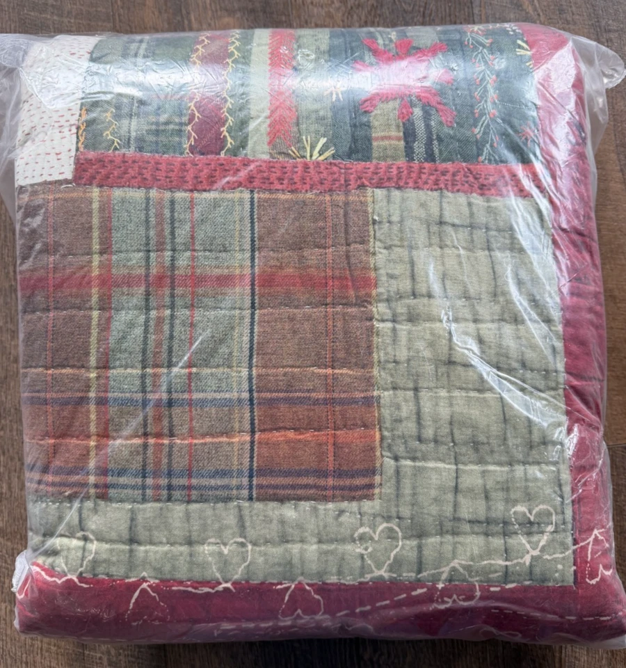 New Pottery Barn Holiday Love Patchwork Reversible KING Quilt - Image 2 of 2