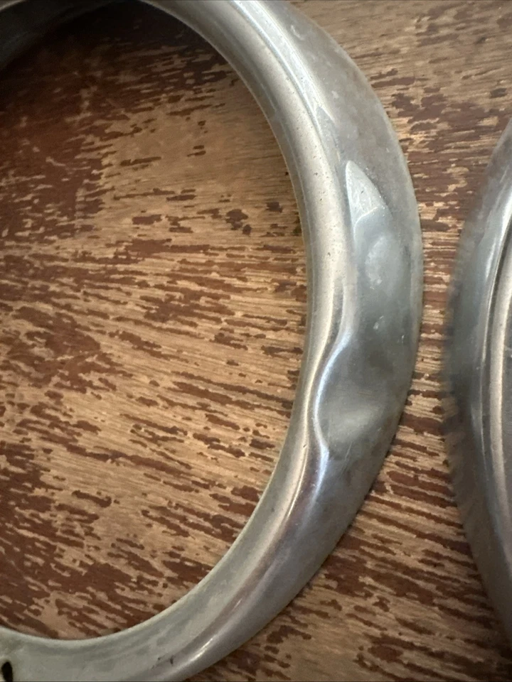 Juego de 2 molduras/anillos faros Volkswagen Beetle 1968-1972 OEM... Fabricante de equipos originales. U Foto 3 de 4