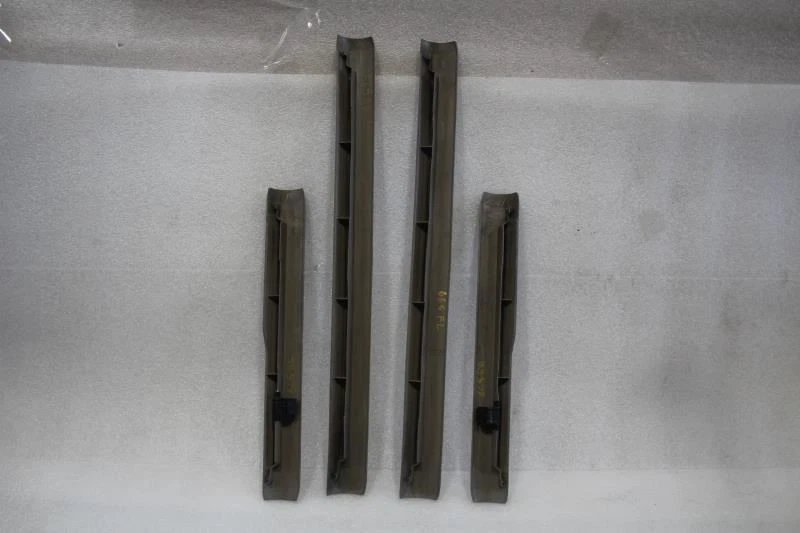 2000 2001 2002 2003 2004 BUICK REGAL ДВЕРИ ПОРОГ ПОТЕРТОСТИ ПЛАСТИНЫ ОТДЕЛКИ КОМПЛЕКТ ТЕМНО-СЕРЫЙ 52D - Изображение 2 из 4