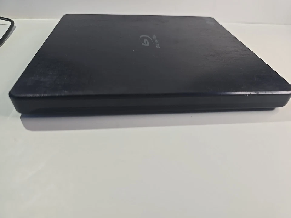 Gravador de DVD portátil fino LG BP50NB40 USB 2.0 - Preto - Imagem 3 de 4