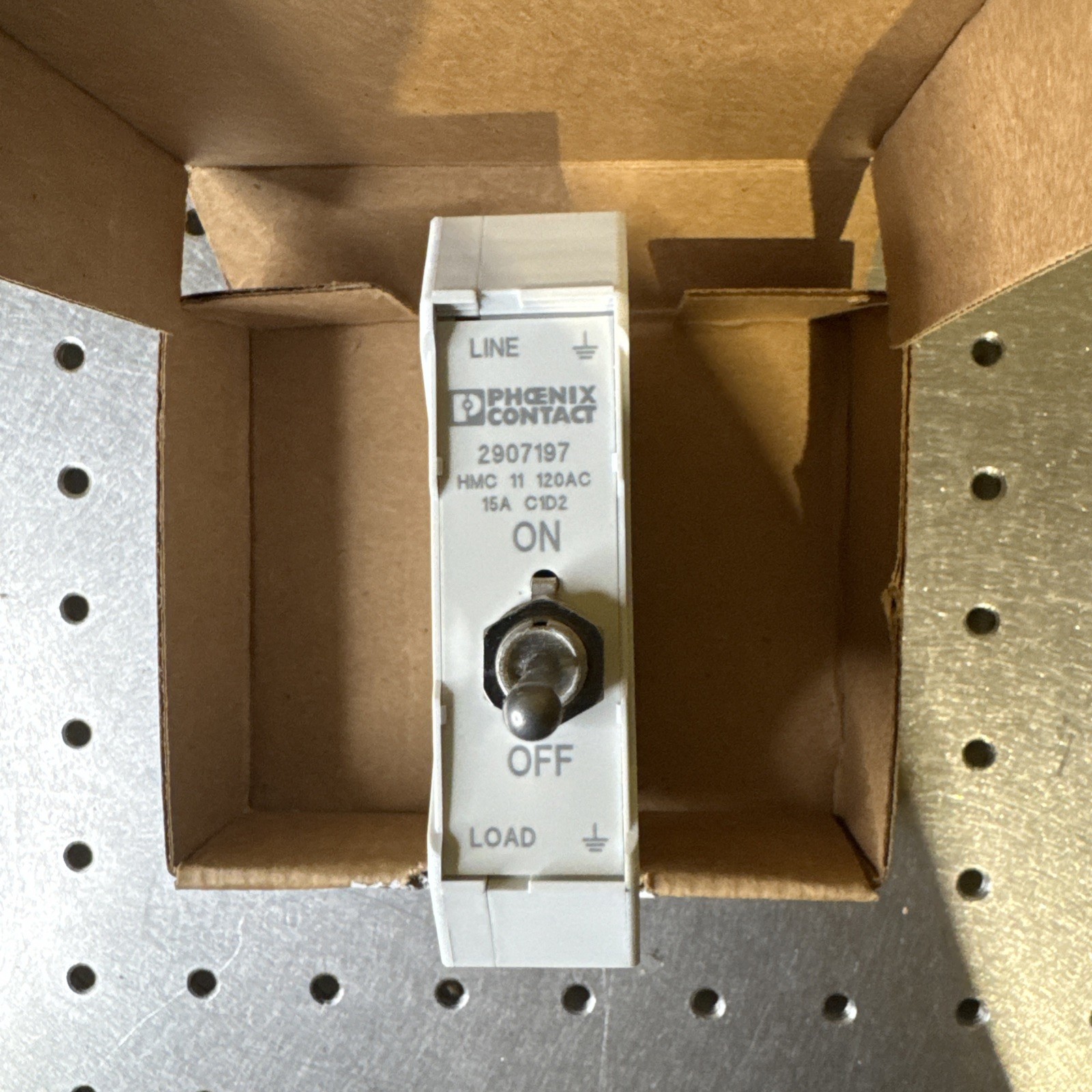 2907197 Phoenix Contact Circuit Breaker - HMC 11 120AC 15A C1D2