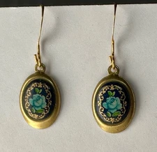 VINTAGE CHARM BRASS WITH BLUE FLOWER DESIGN OVAL CHARM 5/8 OF 1" EARRINGS PETITE