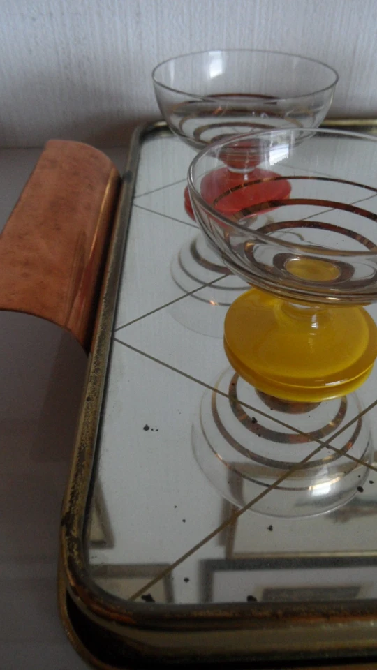 50er Jahre Spiegel Tablett Rauten Messing mid century mit 6 Likörgläsern farbig - Bild 3 von 4