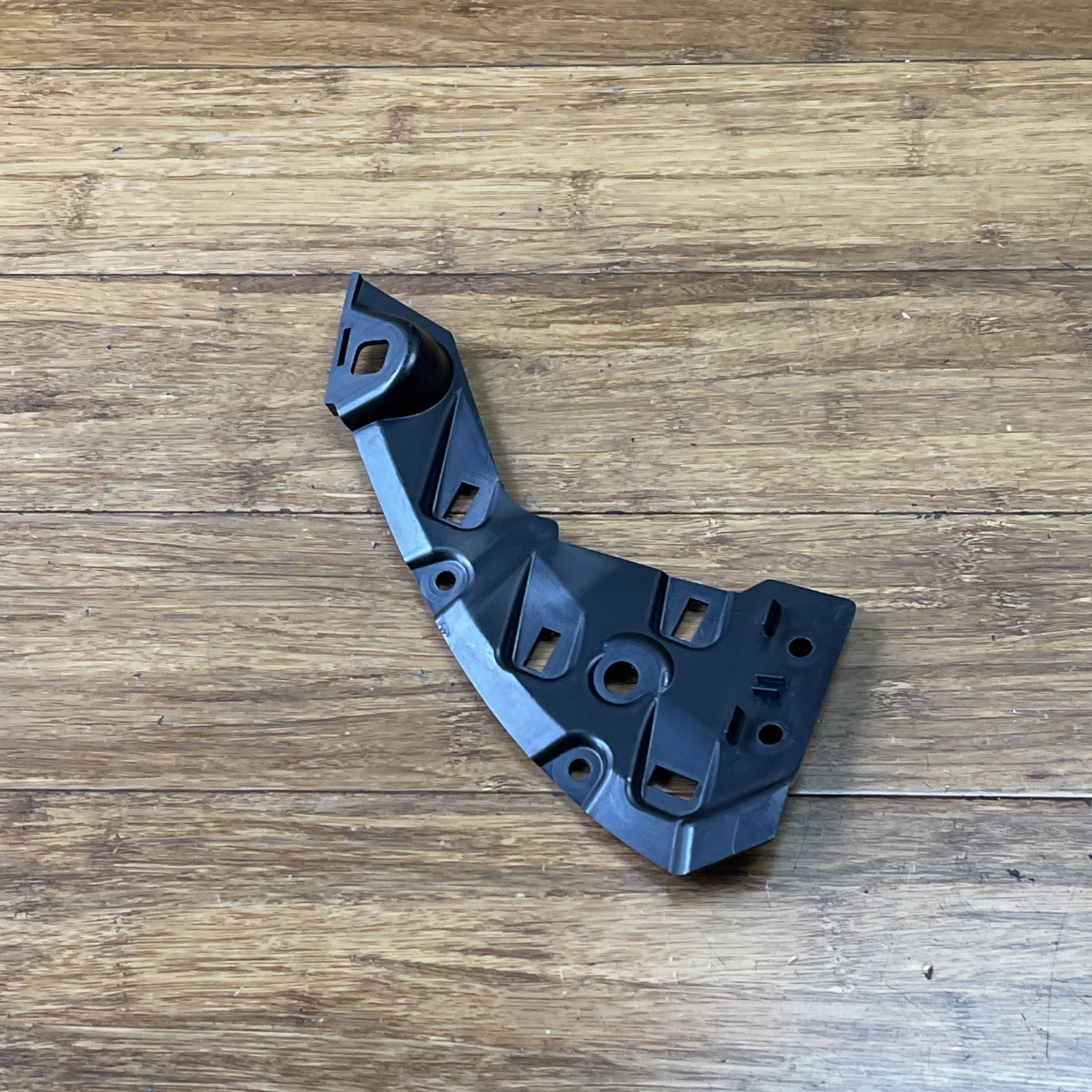 2017-2022 Audi R8 4S Left Body Carrier Support Bracket Mount 4S8853294 OEM