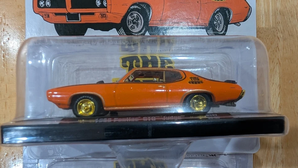 NEW M2 Machines Set of 2: Pontiac GTO Judge CHASE & Standard 1:64 Diecast Cars - Image 2 of 2