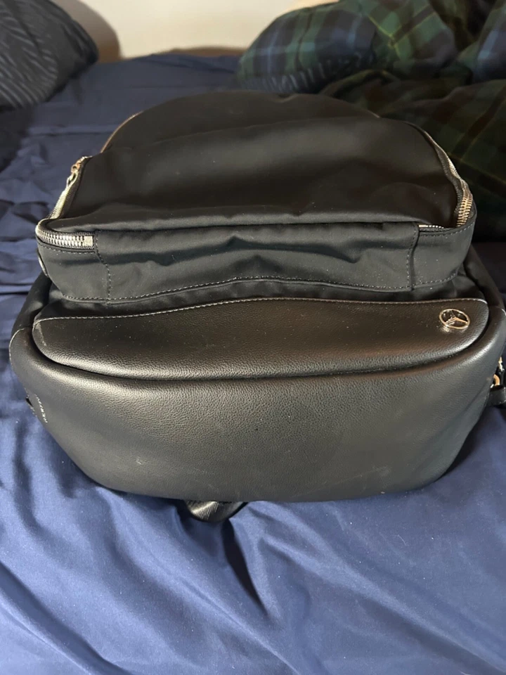 MOCHILA HAERFEST MERCEDES BENZ EDICIÓN LIMITADA NEGRA Foto 2 de 4