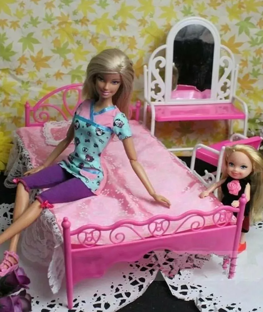 BARBIE CHAMBRE à coucher COIFFEUSE LIT DRESSING et tous ses accessoires