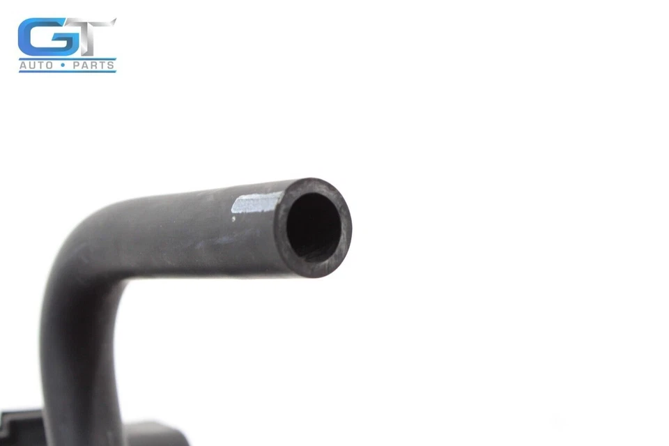 Filtro de bote de vapor de combustible Mitsubishi Outlander 2022-23 con tubo de manguera OEM Foto 4 de 4