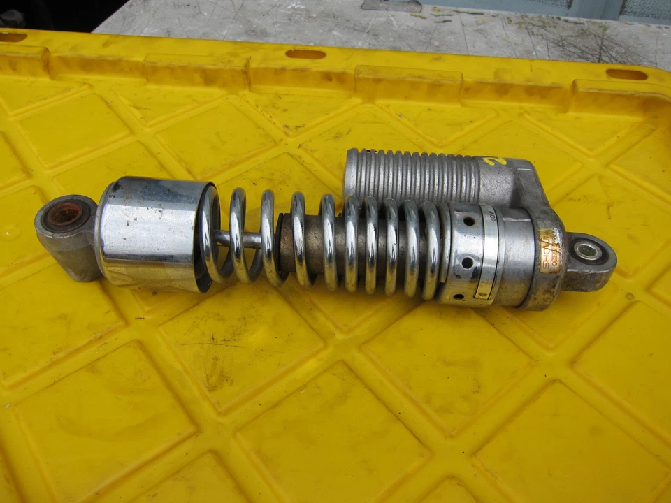 Amortiguador trasero Honda V45 Magna VF750C 1982 Foto 4 de 4