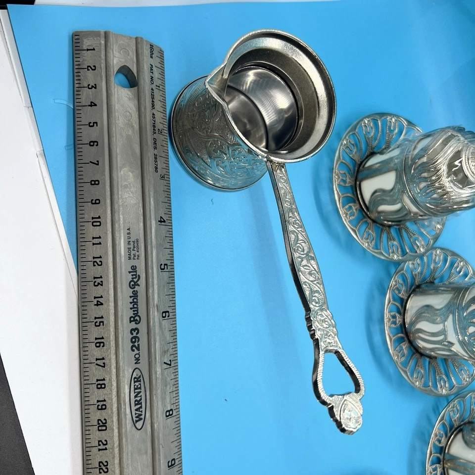 Auténtico Juego de Café Pavo Turco para 4 Vasos Plateados Nuevo Fuera de Caja 9 Piezas Foto 3 de 4