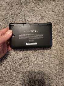 NINTENDO 3DS XL WITH CHARGER - BLACK - ERROR MESSAGE - WILL NEED FIXED