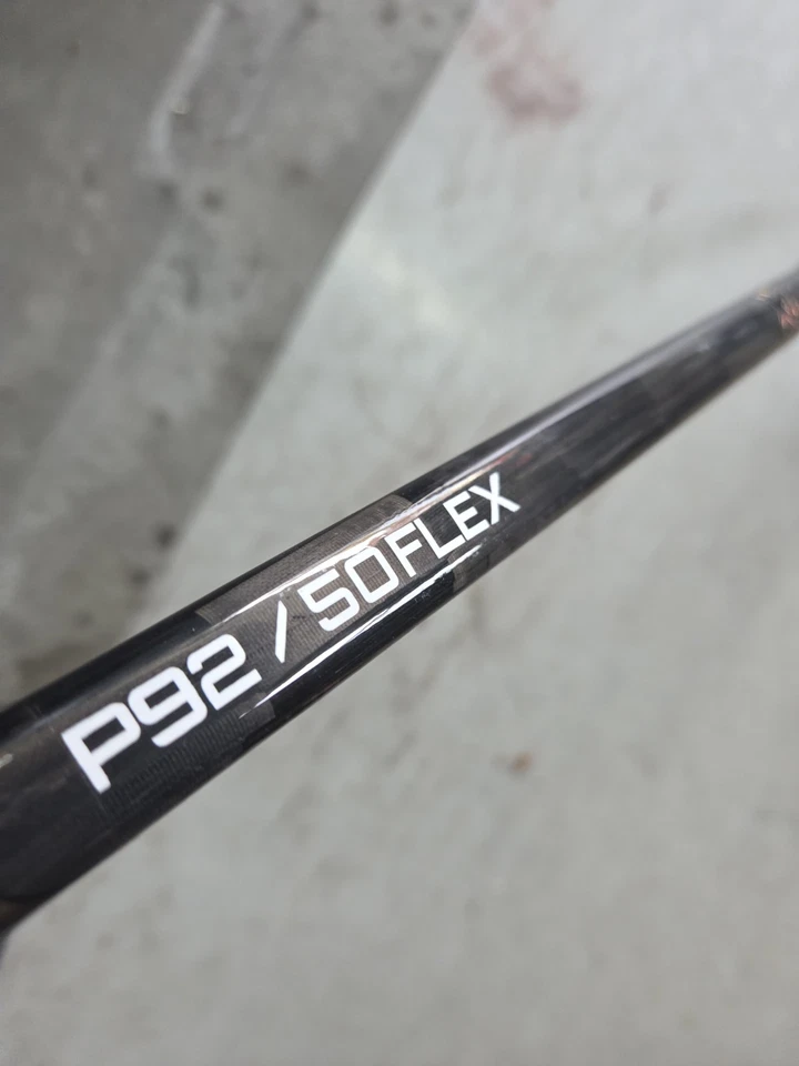 Bauer Custom Twitch Right Hand 50 Flex P92 Hockey Stick Excellent Condition - Image 2 of 3