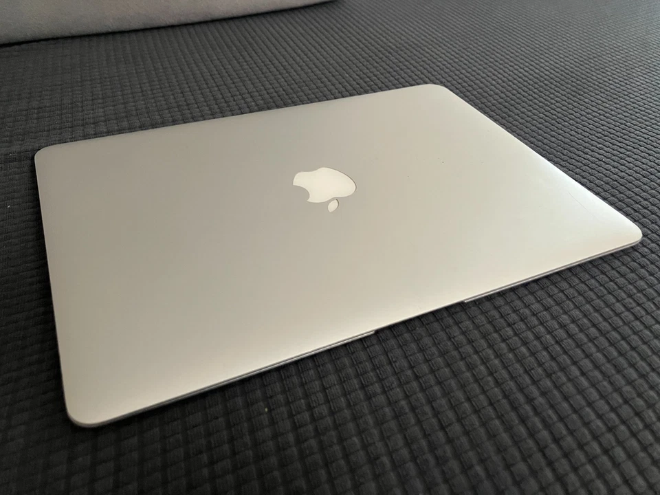 Apple MacBook Air 13" · i5 5th gen 1.6 GHz · 4GB · 128GB, foto 4 di 5