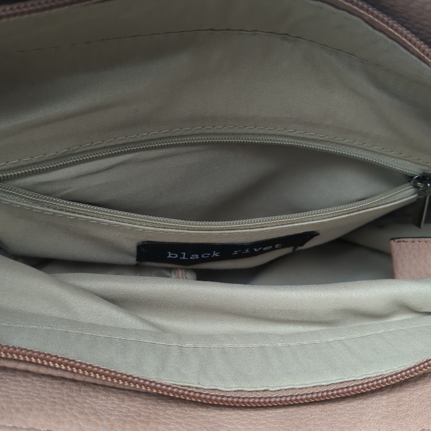 Black Rivet Large Rectangular Two Handles Tote Ta… - image 8