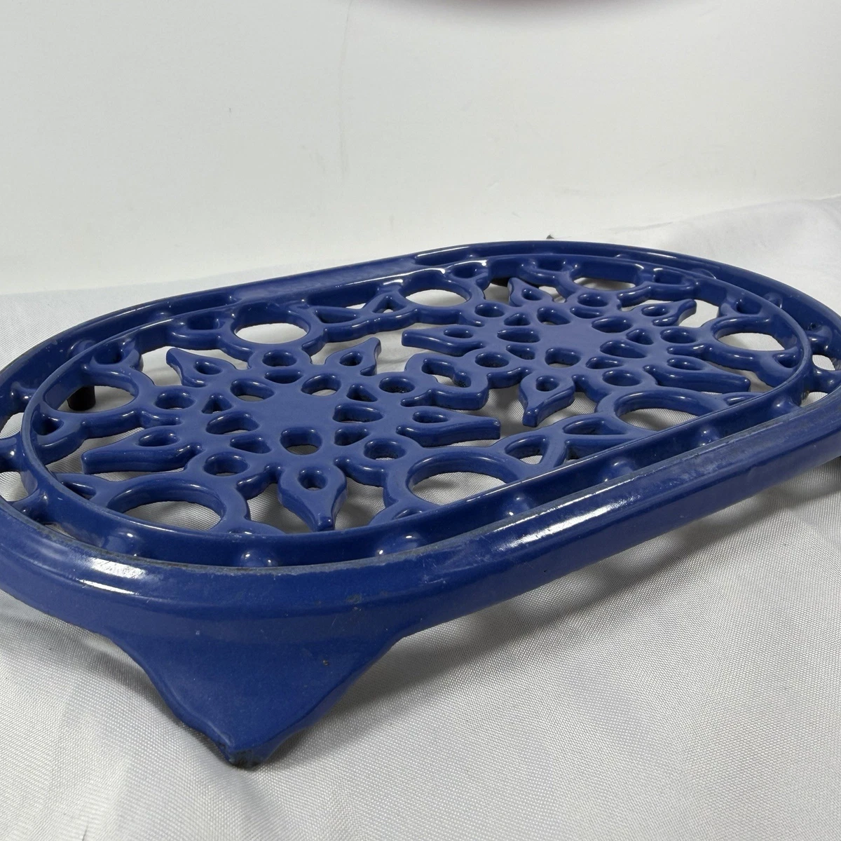 Dessous-de-Plat Vintage En Fonte Émaillée – Rouge – Trivet