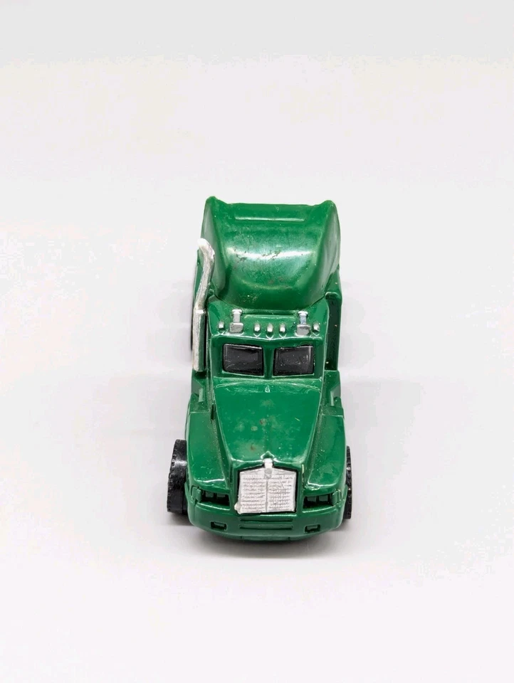 Maisto Kenworth Diecast Semi Tractor Cabs Red Ferrari Green Semi Truck Cabs 1/64 - Image 4 of 4