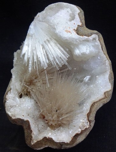 ATEMBERAUBENDE SKOLESIT-SPRYS MIT STILBIT IN HALBGEODENMATRIX-MINERALIEN PROBEN ATEMBERAUBENDE SKOLESIT-SPRYS MIT STILBIT IN HALBGEODENMATRIX-MINERALIEN PROBEN