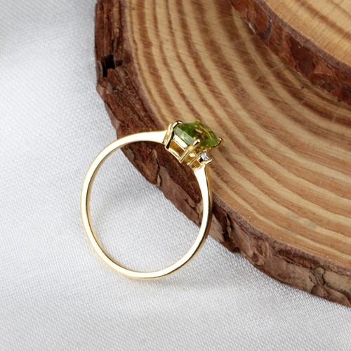 18k Yellow Gold Plated Emerald Cut Peridot Gemstone & CZ August Birthstone Ring - Picture 5 of 6