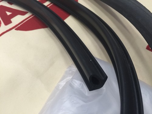 DATSUN 1200 Wearherstrip Front Door Rubber Seal LH Genuine (For NISSAN B110 Ute) - Picture 9 of 12
