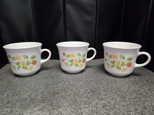 3 Corelle Corning Strawberry Sundae Tea Coffee Cups VTG EUC