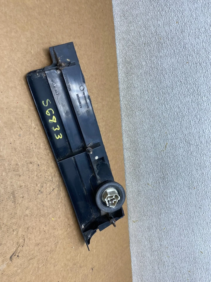 1984 to 1989 Lincoln Mark 7 VII Left Driver LH Side Tail Light S6833 PS - Image 4 of 4