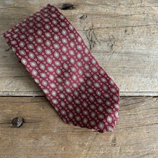 Brooks Brothers Makers Red Gold Geometric Medallion 100 % Silk Tie USA Made Prep