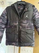 Jordan Boys Hooded Full Zip Puffer Jacket Black/Gray Camo Size S 8-10