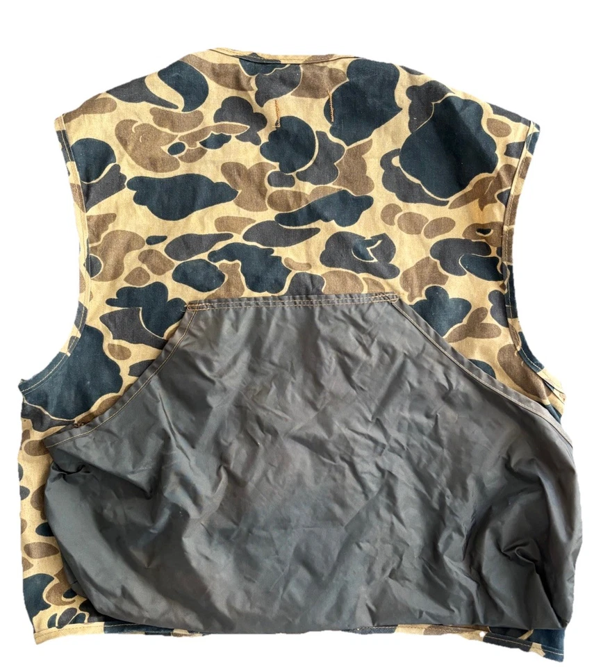Vintage SaftBak Size Medium Camo Hunting Vest W/ Game Carry Pouch And Shotshell - Image 2 of 4