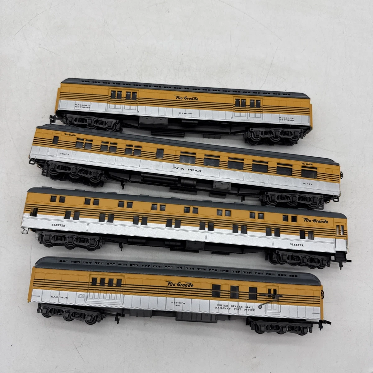 25+ Rivarossi Pullman HO Model Railroad Passenger Cars for sale