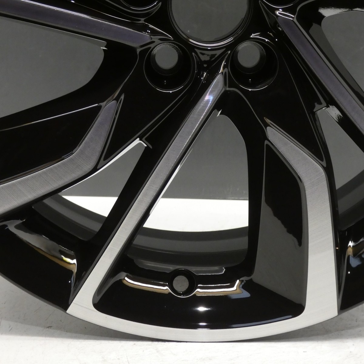 s.Carat(5/10まで) toyota-t-force-silver-wheel-