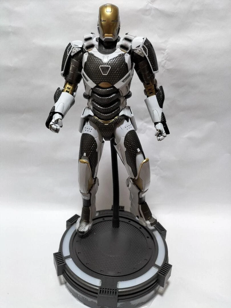 Hot Toys Movie Masterpiece Iron Man 3 Figure Iron Man Mark 39 Star Boost