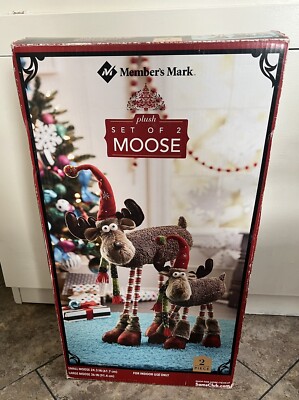 Members Mark Plush Moose Christmas Décor Set of 2 Winter Cabin 24.3'' & 36''Tall 