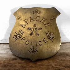 Old West Badge Insignia Tribal Apache Western Vintage patine Americana Style
